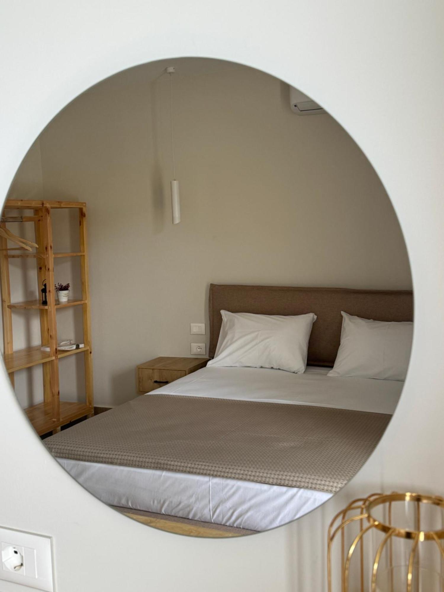 Ion Rooms Himare Exterior photo