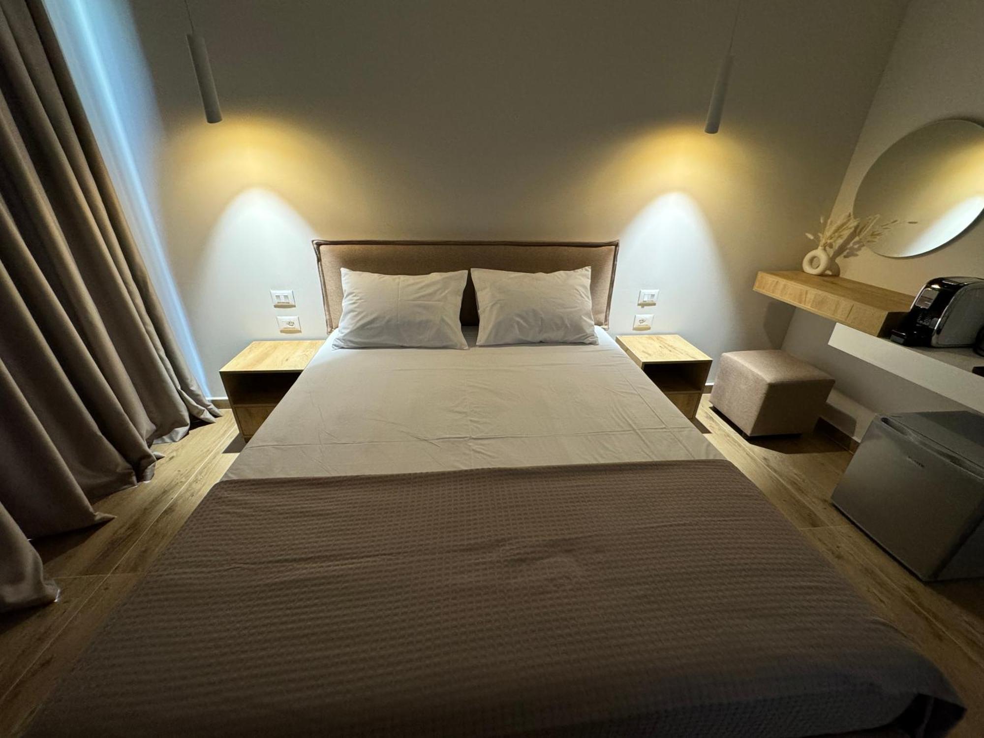 Ion Rooms Himare Exterior photo